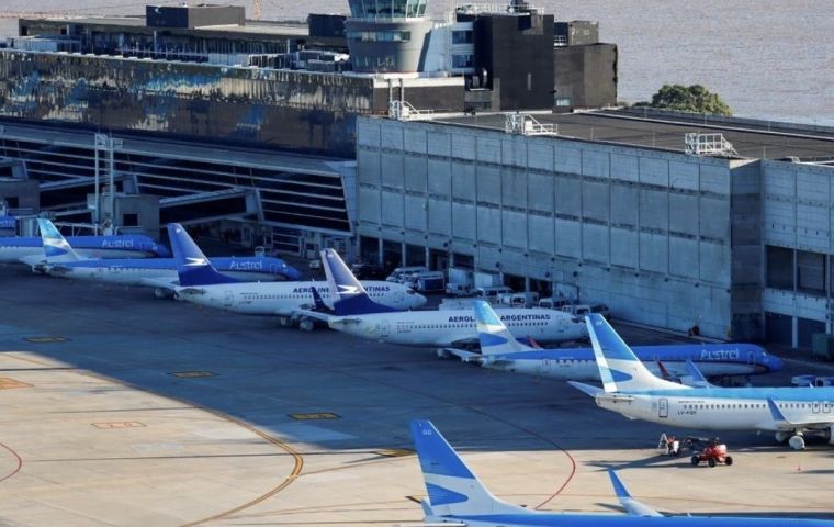 “Este paro afecta a todas las aerolíneas”, explicó Ceriani