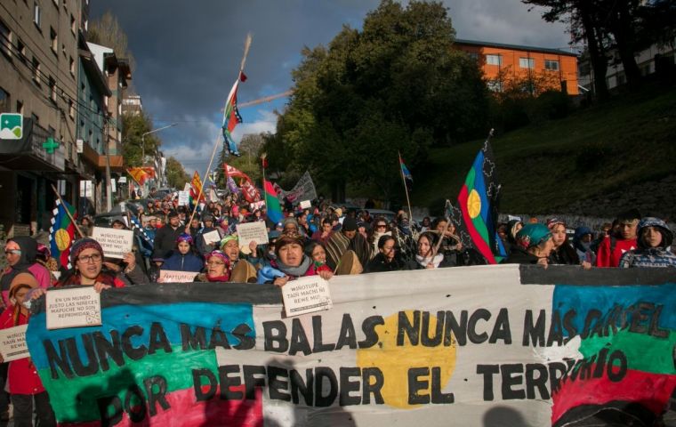 Los mapuches responsabilizan a las autoridades argentinas de cualquier muerte o herido