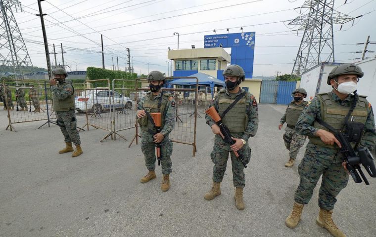 Los grupos de derechos humanos han calificado la crisis penitenciaria de Ecuador como un “genocidio carcelario”