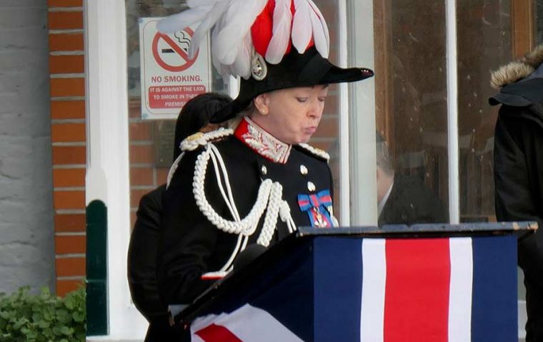  La Gobernadora de las Falklands, Alison Blake CMG, 'el pueblo de Falklands abrieron sus corazones a los Veteranos y familiares'