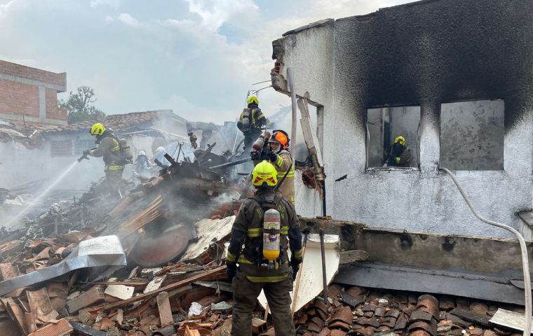 Varias casas fueron incendiadas, pero no se registraron víctimas entre los residentes locales