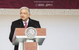 El presidente de Perú, Pedro Castillo, no pudo viajar a Ciudad de México, pero estará en Santiago para reunirse con Boric