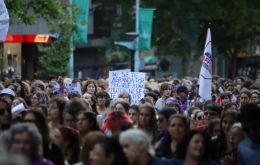 En Montevideo se convocó a tres grandes manifestaciones, todas transitaron por la avenida más importante de la capital uruguaya. Foto: FocoUy