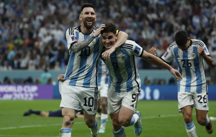 La clase de Messi y la puntería de Julián Álvarez, demasiado para Croacia