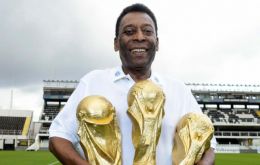 Pelé sigue siendo el único jugador que ha ganado tres Copas del Mundo y el más joven en levantar un trofeo mundial