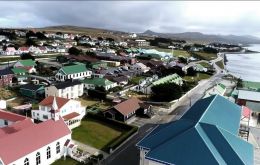 El disparador fue la Universidad de Tierra del Fuego, la cual tiene intenciones de viajar a las Falklands “para evaluar el impacto económico de la 'usurpación'”
