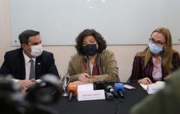 Un trabajador sanitario de Tucumán está grave por una neumonía de causas desconocidas