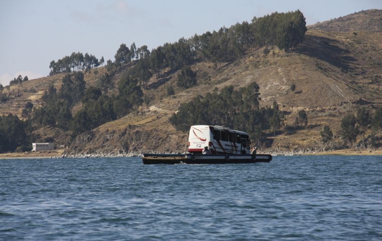 El lago Titicaca es considerado el lago navegable más alto del mundo  
