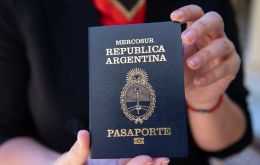 El canciller argentino Cafiero insistió en que el primer paso debe darlo el interesado en la Embajada argentina