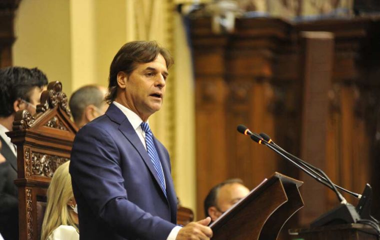 Uruguay tiene “el riesgo país más bajo de toda Sudamérica”, subrayó Lacalle al inaugurar la nueva Legislatura 