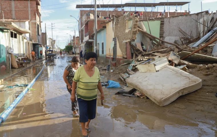La presidenta Boluarte informó que “400 distritos del país han sido declarados en estado de emergencia”