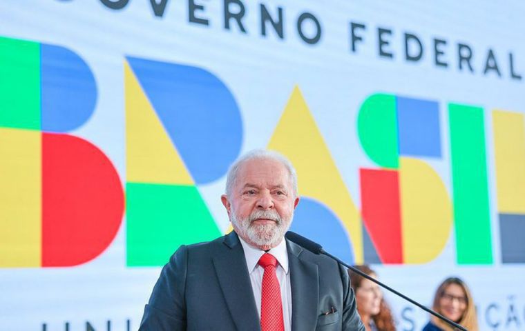 Lula fue diagnosticado con bronconeumonía bacteriana y viral por gripe A 
