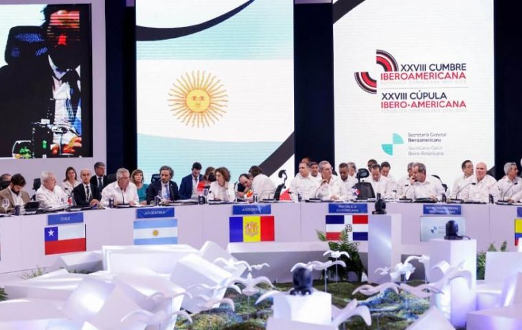 Para Allamand, la Cumbre Iberoamericana mostró “una unidad que no se resquebraja ante las diferencias”