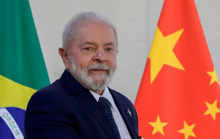 El FMI está asfixiando a la Argentina, dijo Lula