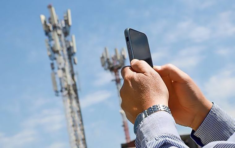 En 2021, Chile fue el primer país de América Latina en licitar el espectro con cobertura nacional para la red 5G
