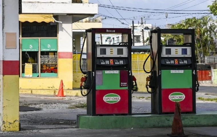 Díaz-Canel explicó que la situación responde al “incumplimiento” de los países proveedores que también atraviesan una “compleja situación energética”.