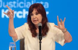 “La inflación no se detiene con la dolarización”, enfatizó CFK