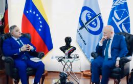 Maduro agradeció a Khan y a su comitiva su visita a la capital venezolana