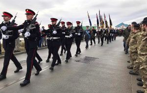 Desfile de la Fuerza de Defensa de las Falklands en Stanley (Foto Carol Phillips)