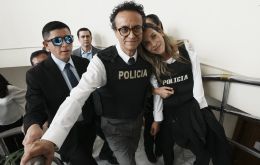 Zurita y González Náder llevan chalecos antibalas de la Policía