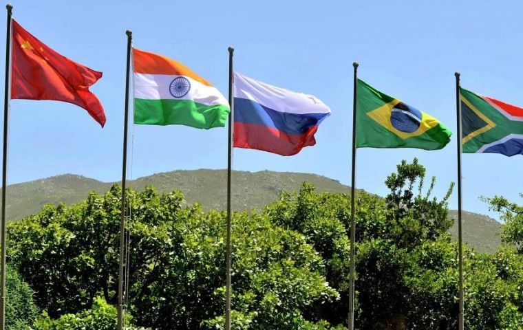 Bolivia está interesada en formar parte del BRICS, bloque en el que participan Rusia y China, además de Brasil, India y Sudáfrica.