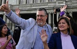 Bernardo Arévalo del Movimiento Semilla obtuvo el 58,6% de votos frente al 36,8% de su rival la ex primera dama Sandra Torres, de la Unidad Nacional de la Esperanza (UNE).