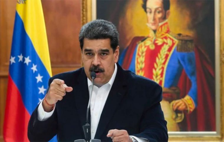 Tenemos que prepararnos institucionalmente para defender la soberanía, la paz y la unión interna, dijo Maduro