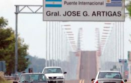 Los uruguayos incluso cruzan la frontera con Argentina para ir al médico, explicó Lestido