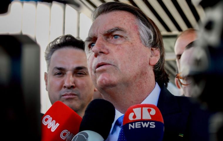 El sindicato de periodistas registró 175 agresiones de Bolsonaro contra la prensa solo en 2020 
