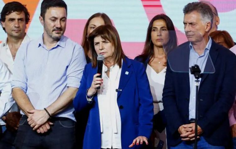 “No soy yo quien va a felicitar a alguien que ha sido parte del peor gobierno de la Argentina”, dijo Bullrich sobre Massa 