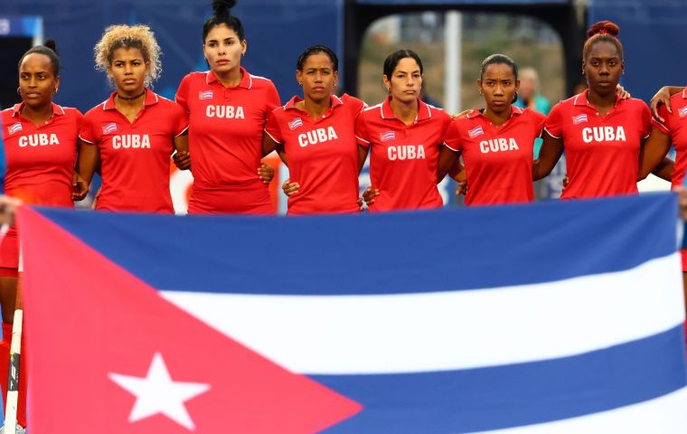 Seis integrantes del equipo femenino de hockey sobre hierba decidieron no regresar al país caribeño