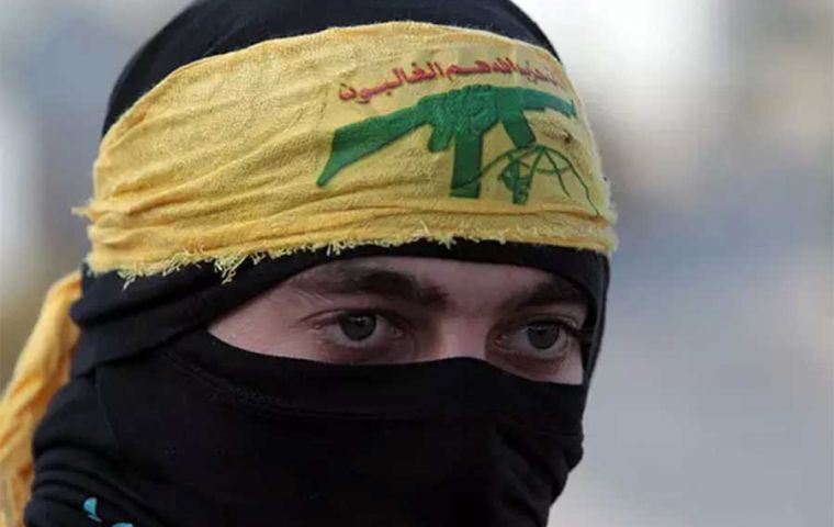 Hezbolá y el régimen iraní siguen operando en todo el mundo para atacar objetivos israelíes, judíos y occidentales”, dijo el Mosad