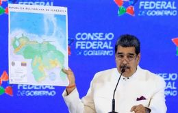 “Esto lo vamos a resolver por las buenas o lo vamos a...”, dijo Maduro 
