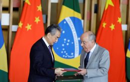 Vieira resaltó “el dinamismo de las relaciones chino-brasileñas” tras su segundo día de conversaciones con Wang Yi