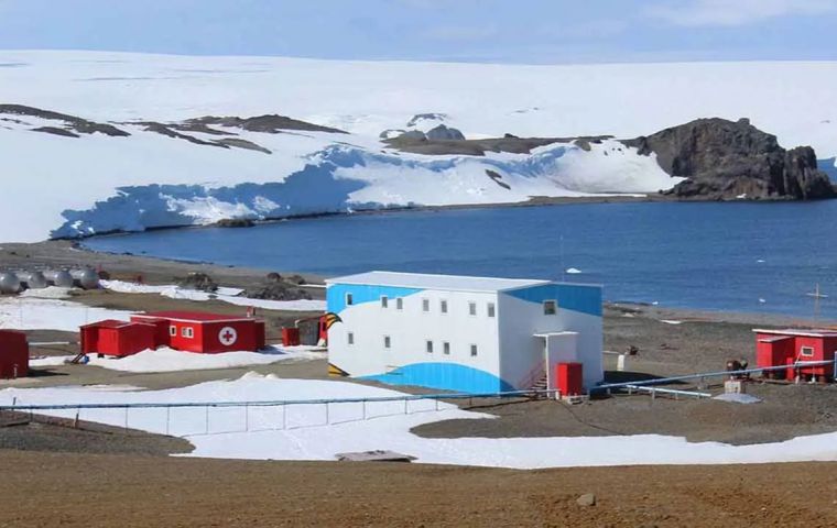 La Base Artigas en la mayor de las islas Shetland del Sur fue fundada en diciembre de 1984
