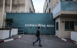 “Cualquiera que traicione los principios fundamentales de la ONU también traiciona a la gente a la que sirve en Gaza”, dijo Lazzarini