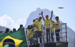 Bolsonaro sigue sumando apoyo popular mientras su situación ante la justicia empeora por momentos con cada nuevo testimonio o hallazgo