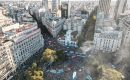 En Buenos Aires, epicentro de la movilización, los manifestantes se congregaron frente al Congreso argentino antes de marchar hacia la Casa Rosada