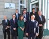 El Foreign Secretary Lord Cameron con Miembros de la Asamblea Legislativa durante su reciente visita a las Falklands 