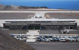 El aeropuerto de St Helena en la capital Jamestown opera vuelos comerciales regulares con Africa del Sur